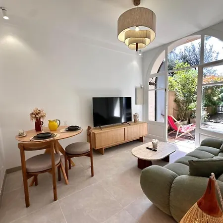 2 Pieces - Jardin - Hyper Centre - Semaphore Apartment *